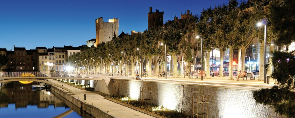 Le Canal de la robine à Narbonne de nuit à 5 minutes du C Boutique Hotel